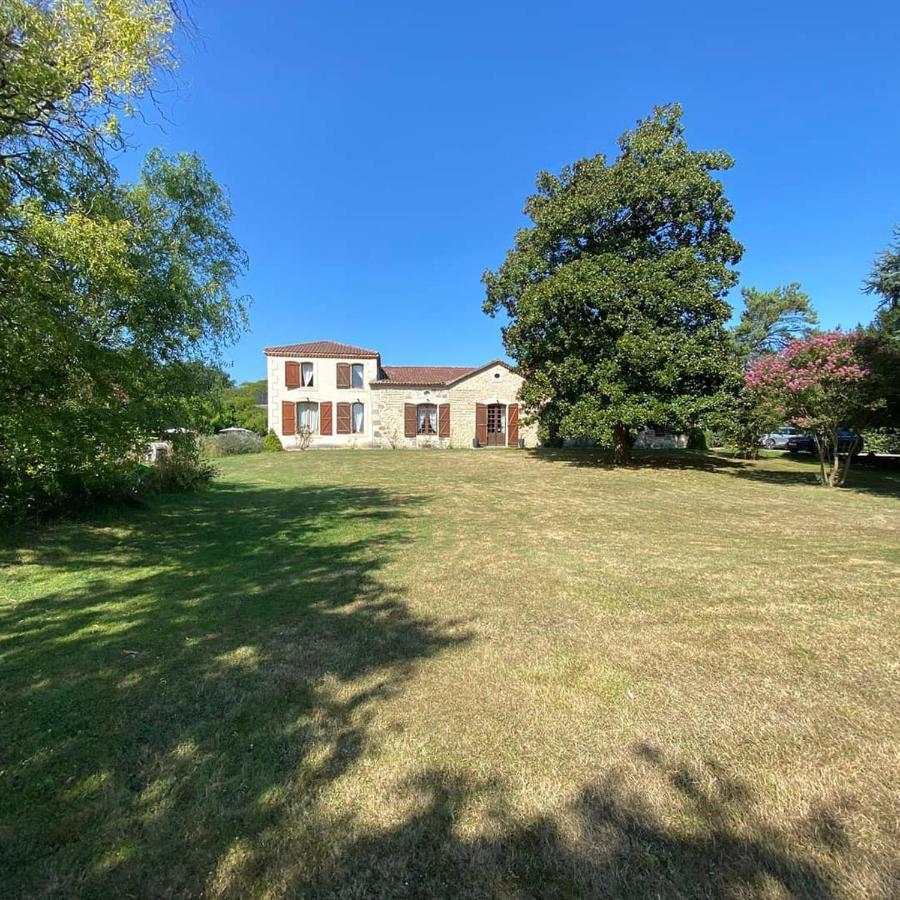 Domaine De Baise Bed and Breakfast Feugarolles Εξωτερικό φωτογραφία